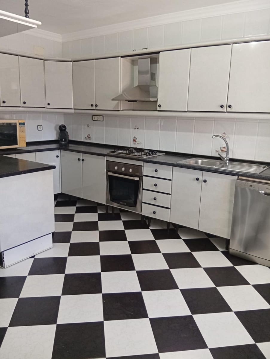 4 sypialnia Finka/Dom wiejski na sprzedaż w Benalup z basenem garażem - 525 000 € (Ref: 10171593)