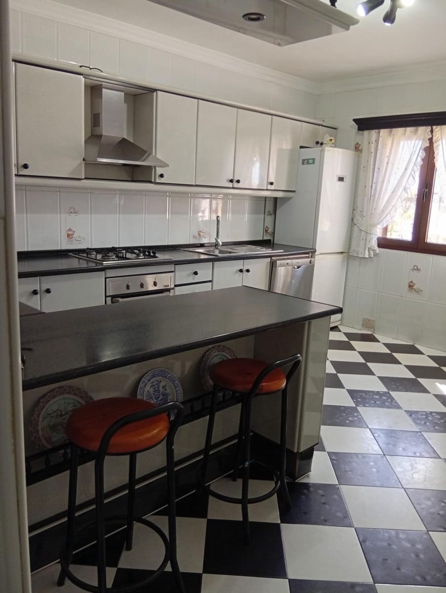 4 sypialnia Finka/Dom wiejski na sprzedaż w Benalup z basenem garażem - 525 000 € (Ref: 10171593)