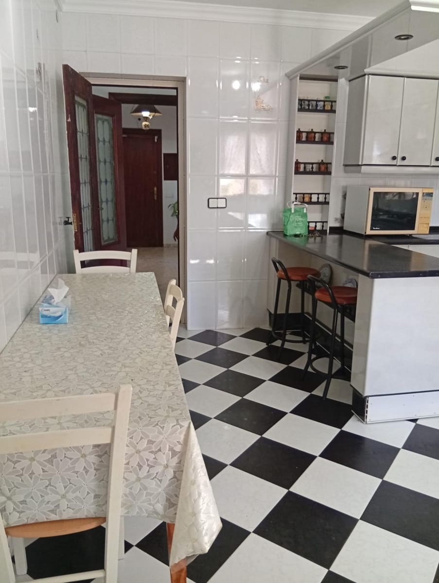 4 sypialnia Finka/Dom wiejski na sprzedaż w Benalup z basenem garażem - 525 000 € (Ref: 10171593)