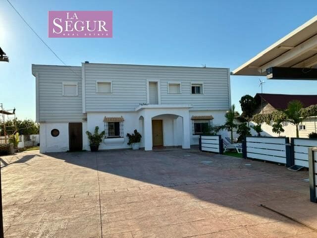 6 soverom Villa til salgs i Conil de la Frontera med svømmebasseng garasje - € 449 990 (Ref: 10173943)