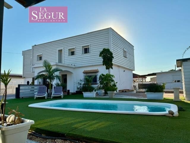 6 soveværelse Villa til salg i Conil de la Frontera med swimmingpool garage - € 449.990 (Ref: 10173943)