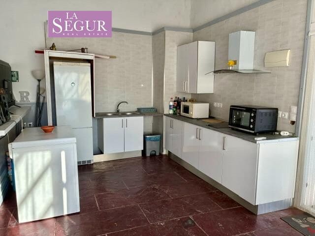 6 soveværelse Villa til salg i Conil de la Frontera med swimmingpool garage - € 449.990 (Ref: 10173943)