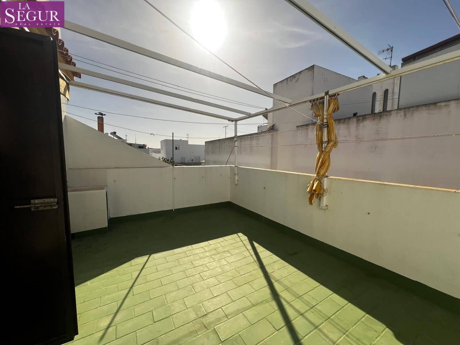 4 bedroom Townhouse for sale in Barbate - € 350,000 (Ref: 10184908)
