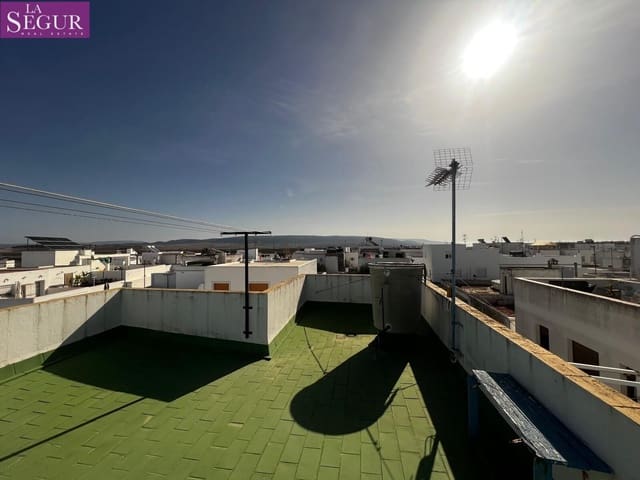 4 bedroom Townhouse for sale in Barbate - € 350,000 (Ref: 10184908)