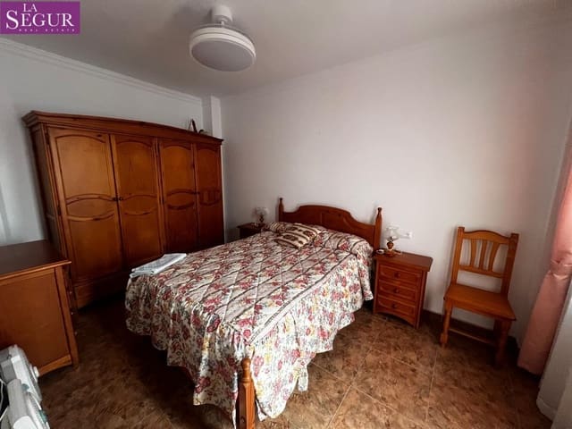 4 bedroom Townhouse for sale in Barbate - € 350,000 (Ref: 10184908)