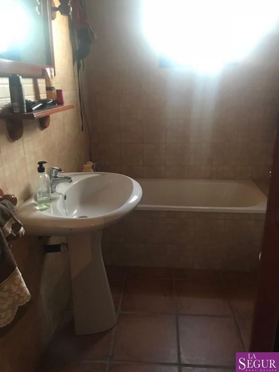 1 soveværelse Finca/Landehus til salg i Benalup med swimmingpool - € 400.000 (Ref: 4666623)