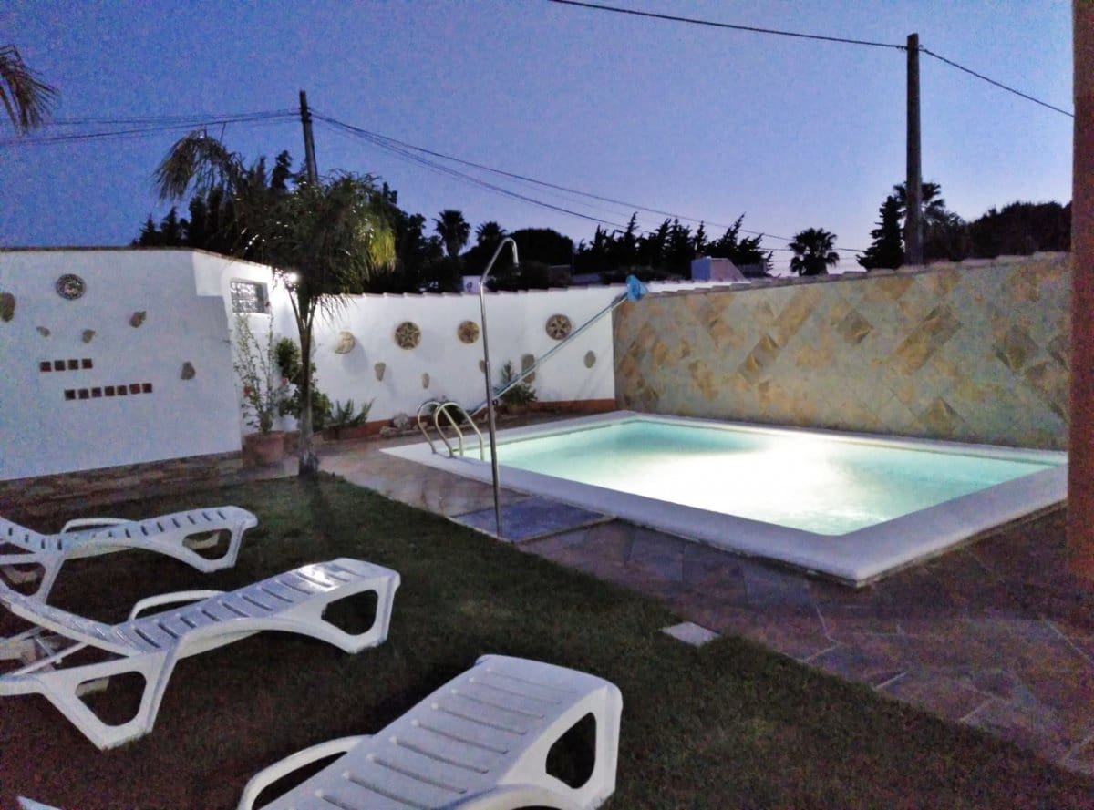 3 soveværelse Villa til salg i Chiclana de la Frontera med swimmingpool - € 600.000 (Ref: 5001282)