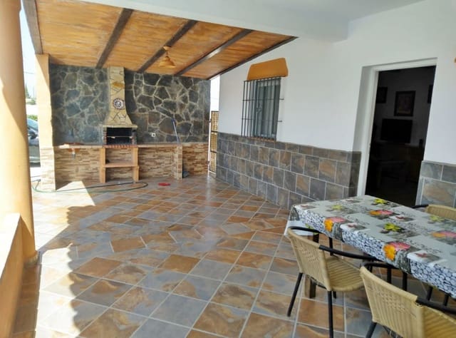 3 soveværelse Villa til salg i Chiclana de la Frontera med swimmingpool - € 600.000 (Ref: 5001282)