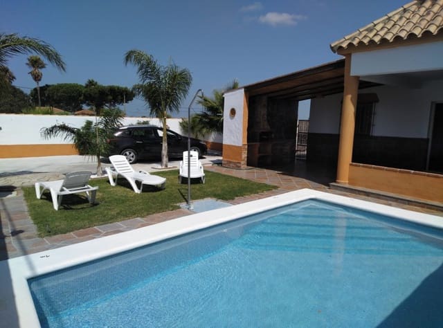 3 soveværelse Villa til salg i Chiclana de la Frontera med swimmingpool - € 600.000 (Ref: 5001282)