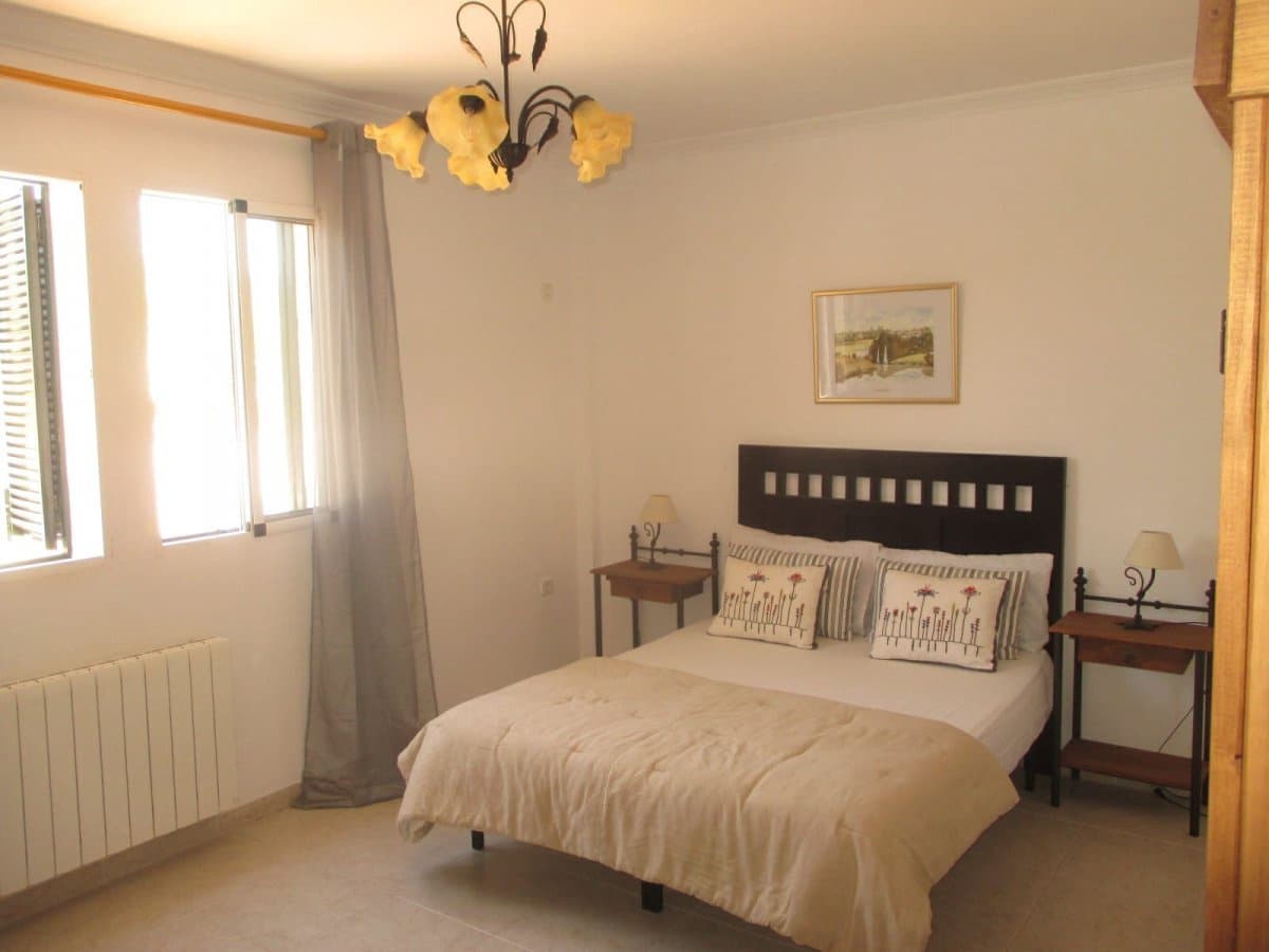 6 soveværelse Finca/Landehus til salg i Olvera med swimmingpool - € 725.000 (Ref: 6153637)