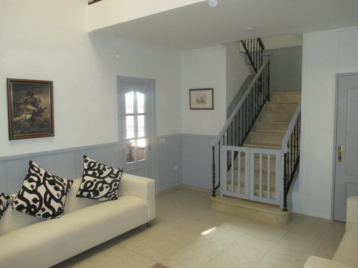 6 soveværelse Finca/Landehus til salg i Olvera med swimmingpool - € 725.000 (Ref: 6153637)