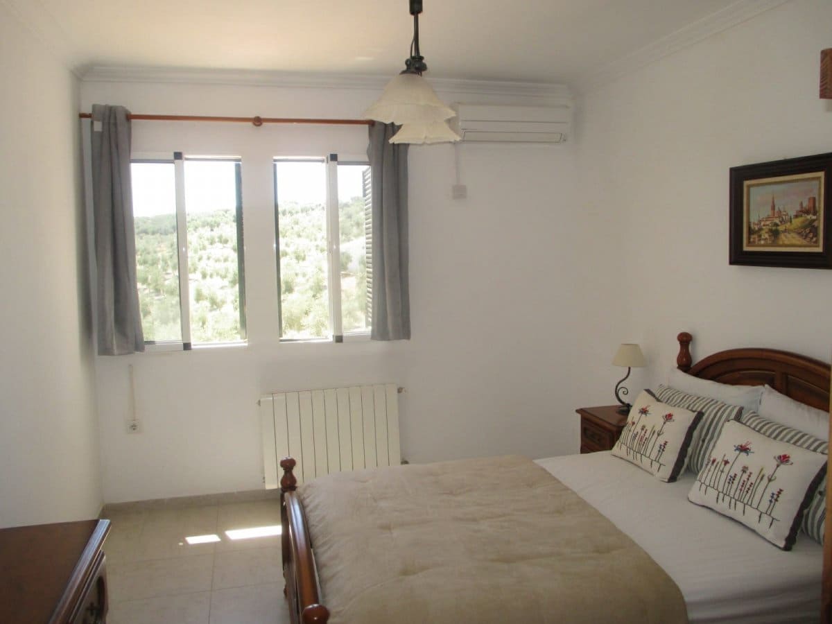 6 soveværelse Finca/Landehus til salg i Olvera med swimmingpool - € 725.000 (Ref: 6153637)