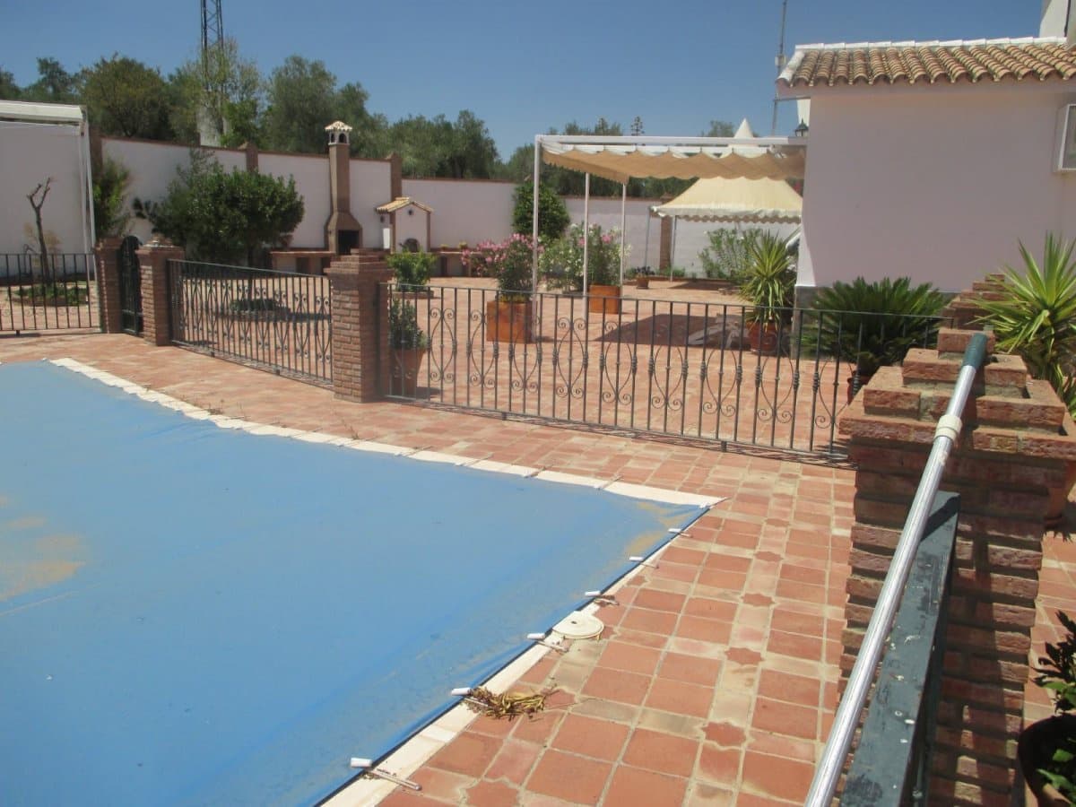 6 soveværelse Finca/Landehus til salg i Olvera med swimmingpool - € 725.000 (Ref: 6153637)