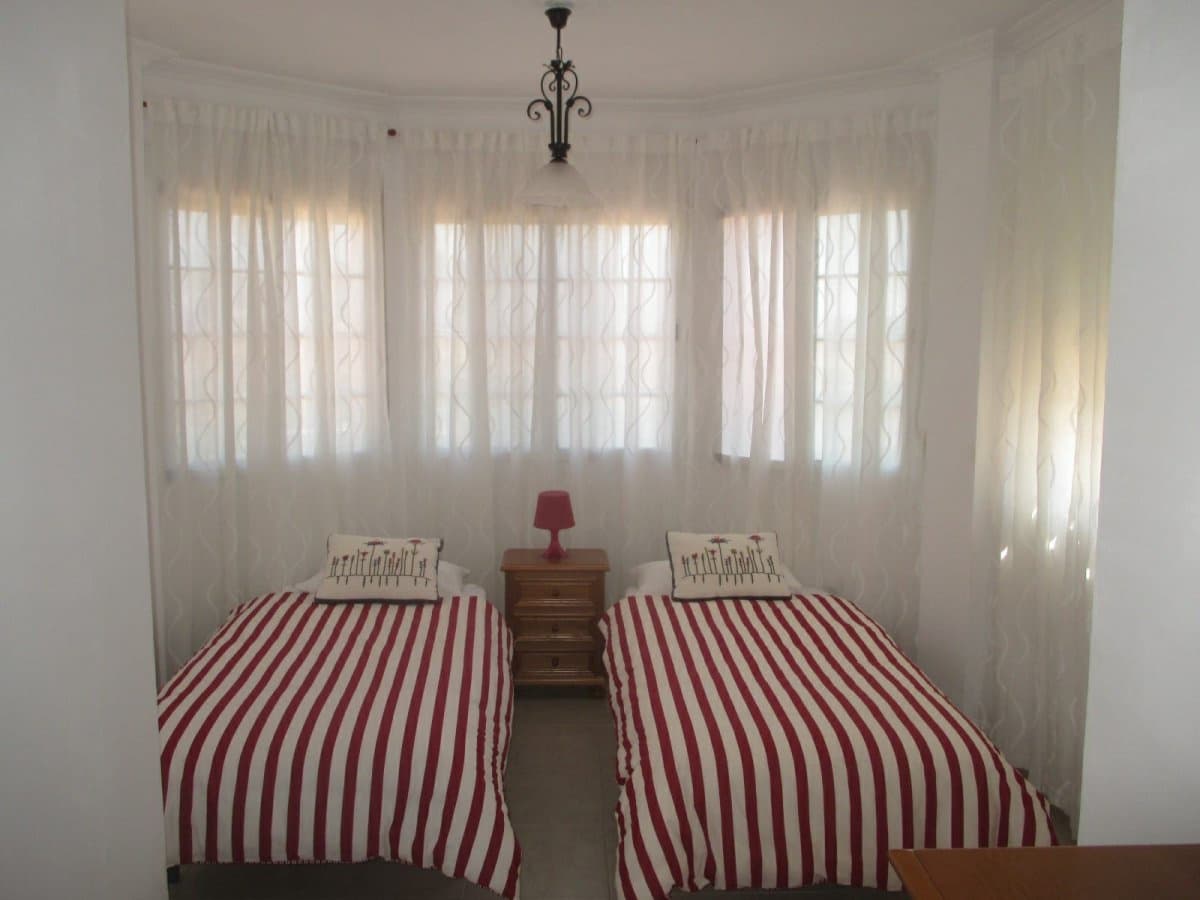 6 soveværelse Finca/Landehus til salg i Olvera med swimmingpool - € 725.000 (Ref: 6153637)