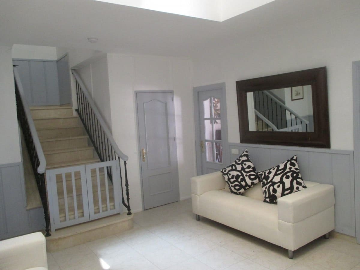 6 soveværelse Finca/Landehus til salg i Olvera med swimmingpool - € 725.000 (Ref: 6153637)