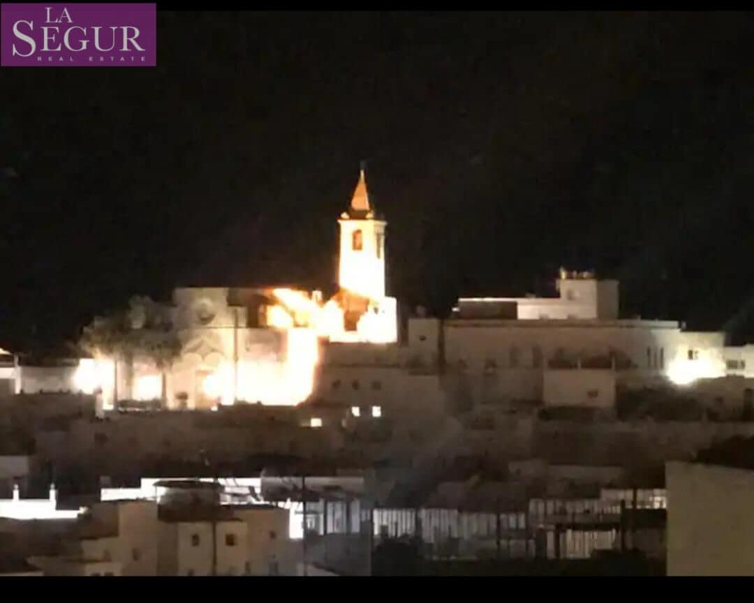 2 bedroom Apartment for sale in Vejer de la Frontera - € 189,000 (Ref: 7515647)