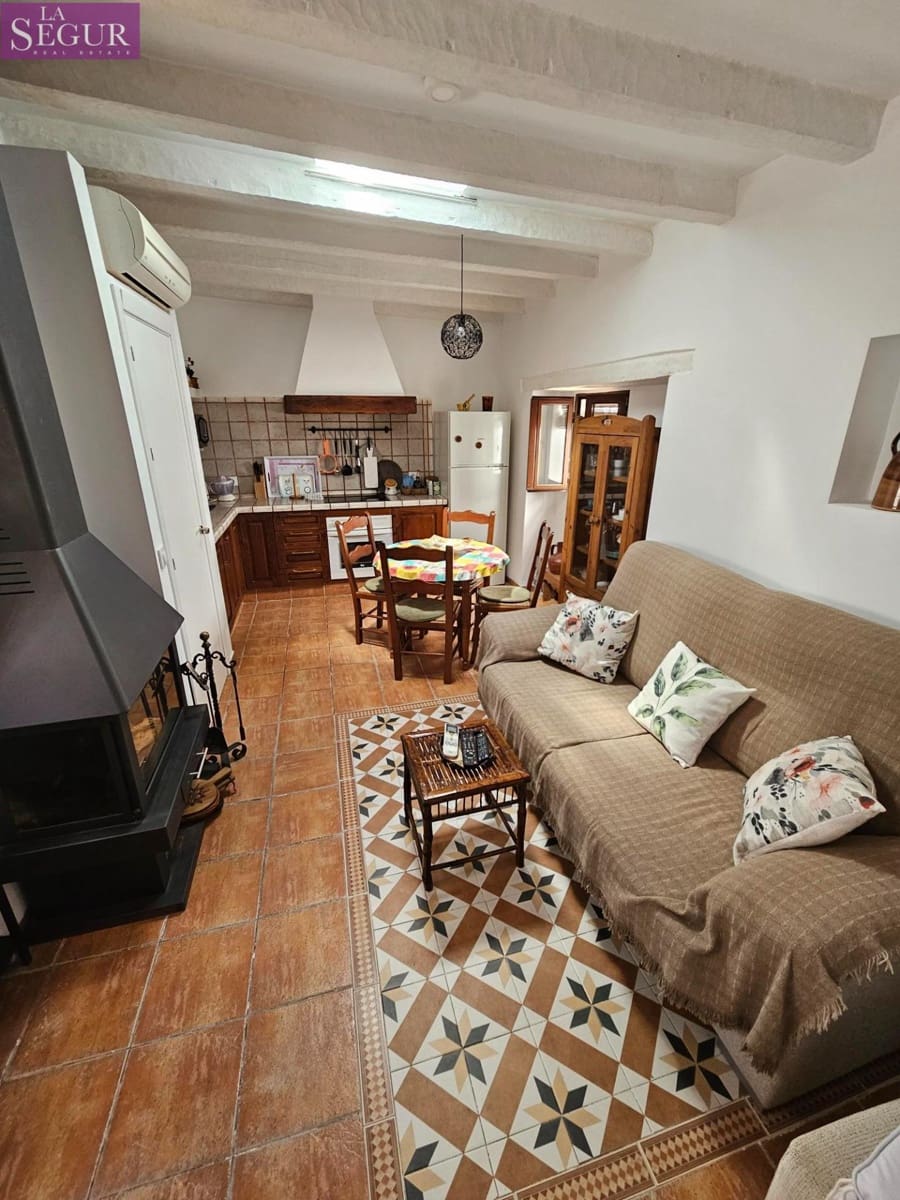 2 bedroom Apartment for sale in Vejer de la Frontera - € 189,000 (Ref: 7515647)