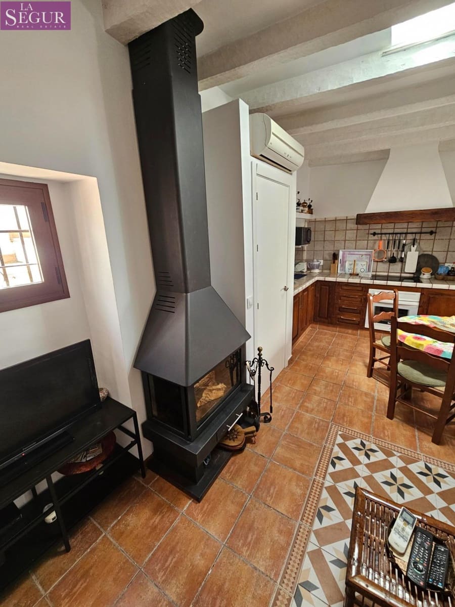 2 bedroom Apartment for sale in Vejer de la Frontera - € 189,000 (Ref: 7515647)