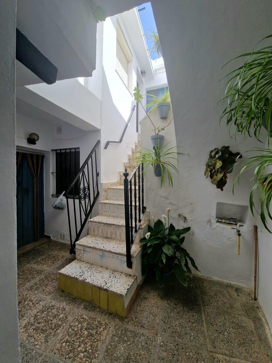2 bedroom Townhouse for sale in Vejer de la Frontera - € 157,500 (Ref: 7650633)
