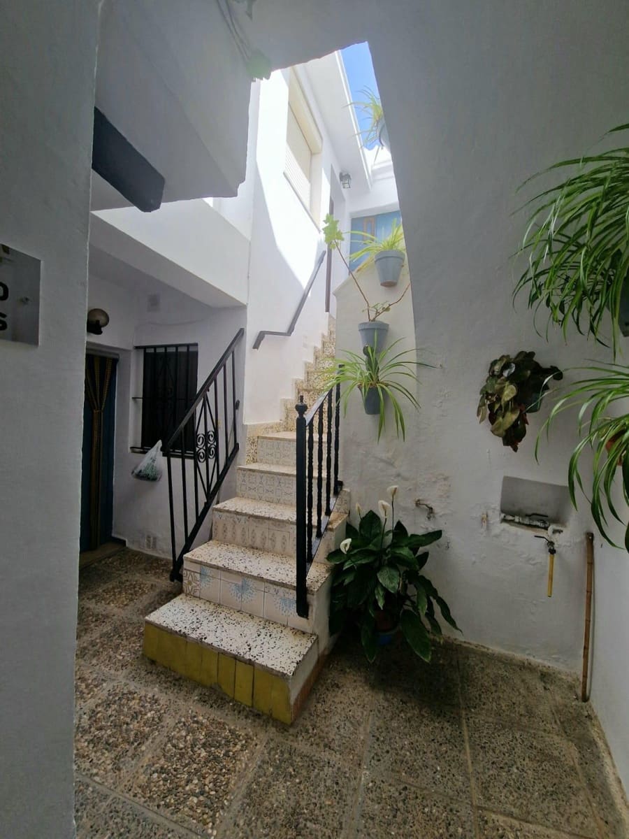 2 bedroom Townhouse for sale in Vejer de la Frontera - € 157,500 (Ref: 7650633)