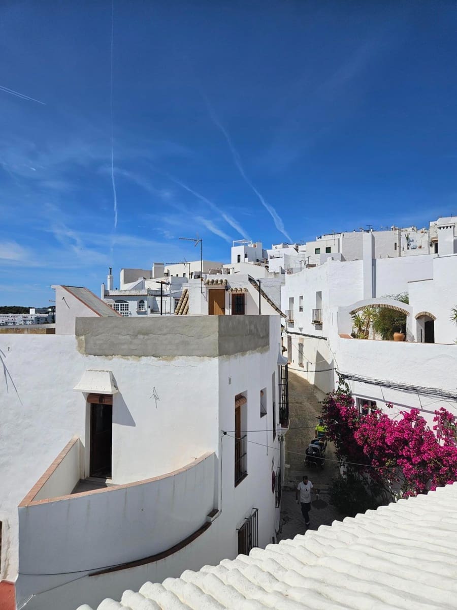 2 bedroom Townhouse for sale in Vejer de la Frontera - € 157,500 (Ref: 7650633)