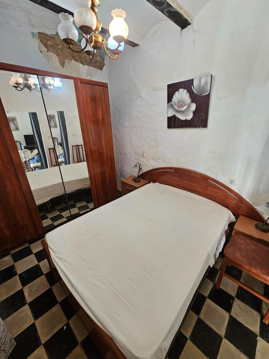 2 bedroom Apartment for sale in Vejer de la Frontera - € 160,000 (Ref: 7706490)