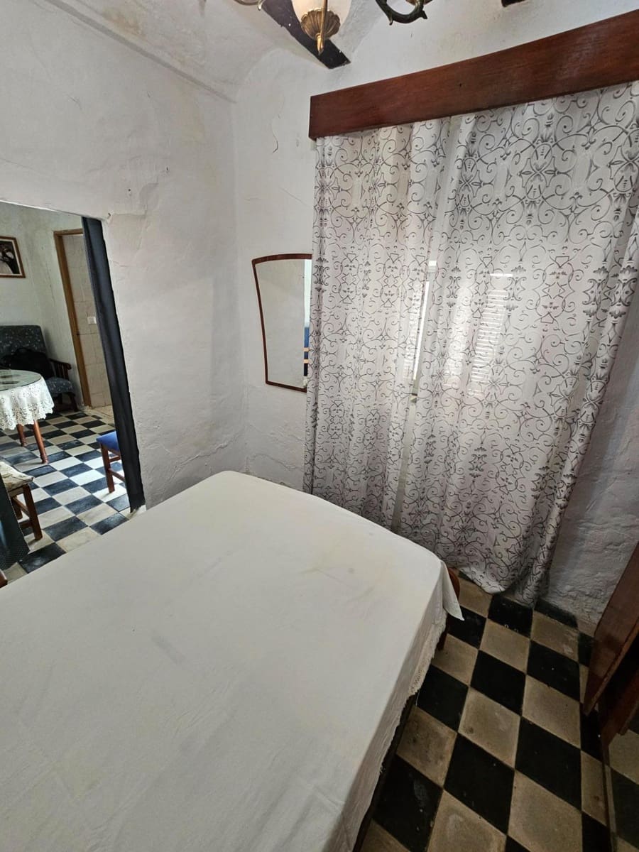 2 bedroom Apartment for sale in Vejer de la Frontera - € 160,000 (Ref: 7706490)