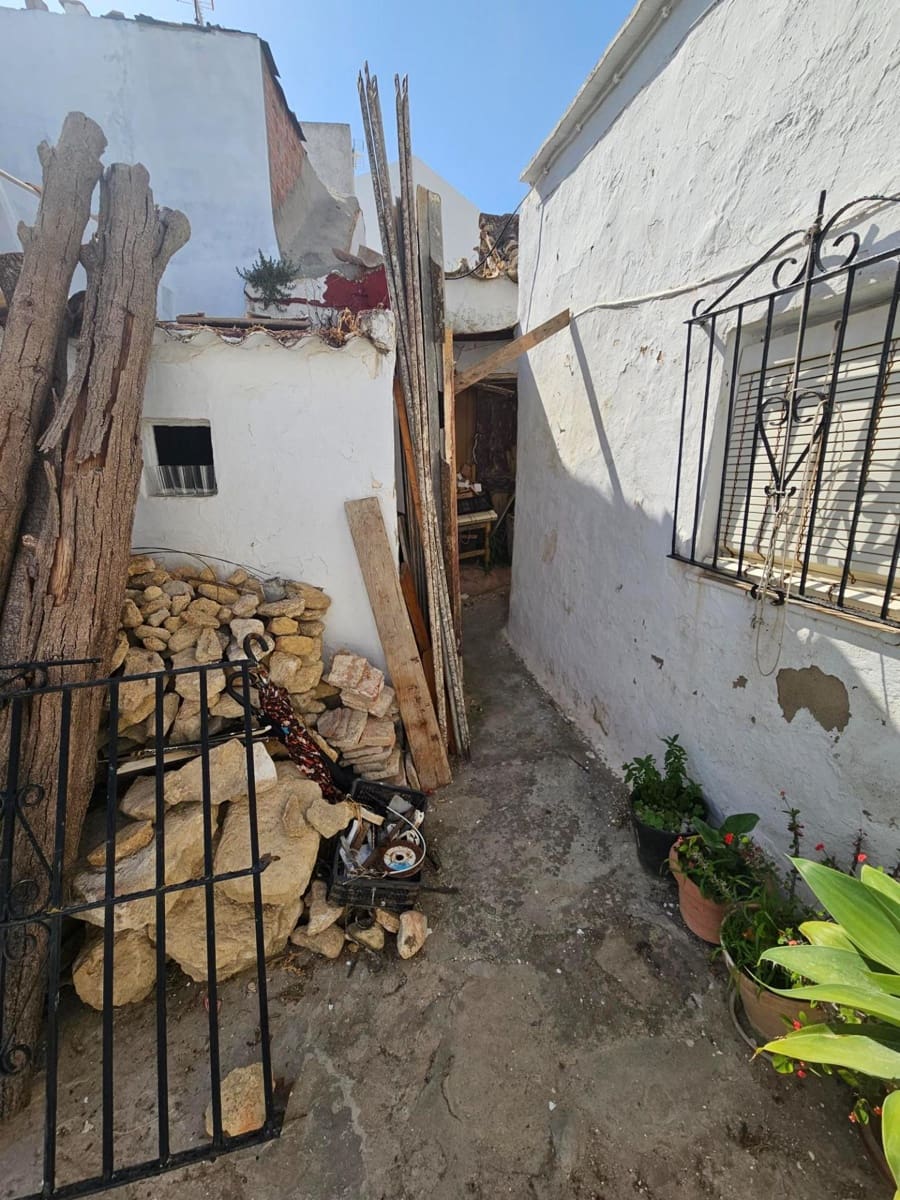 2 bedroom Apartment for sale in Vejer de la Frontera - € 160,000 (Ref: 7706490)