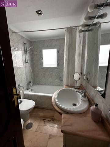 3 bedroom Flat for rent in Cádiz city - € 1,500 (Ref: 8226536)