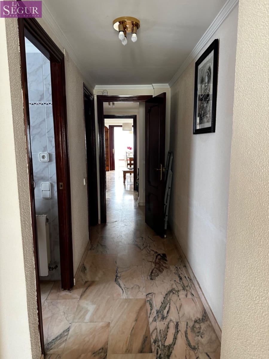 3 bedroom Flat for rent in Cadiz city - € 1,500 (Ref: 8226536)