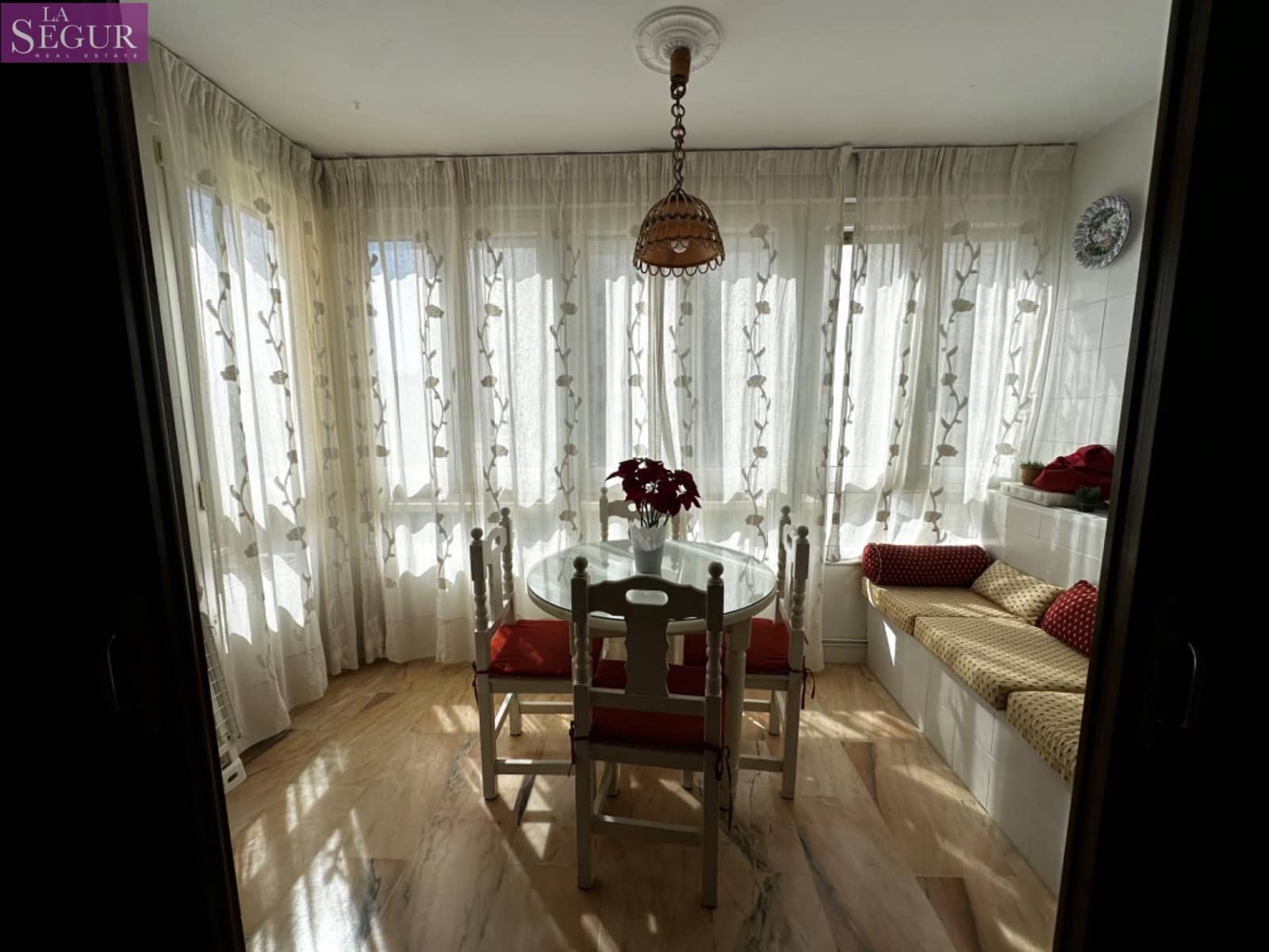 3 bedroom Flat for rent in Cadiz city - € 1,500 (Ref: 8226536)