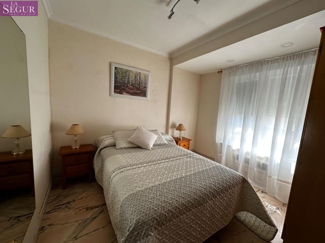 3 bedroom Flat for rent in Cádiz city - € 1,500 (Ref: 8226536)