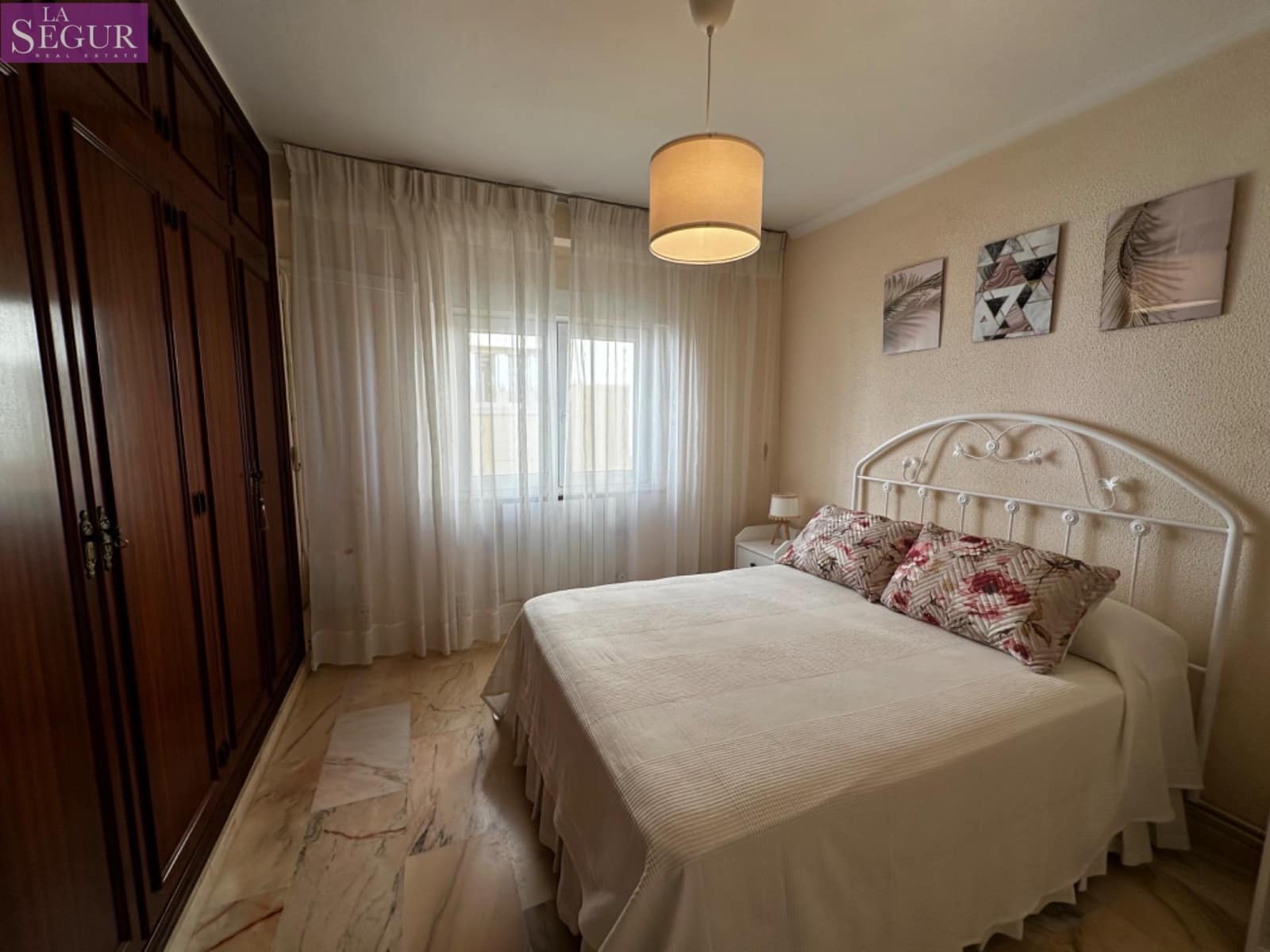 3 bedroom Flat for rent in Cadiz city - € 1,500 (Ref: 8226536)