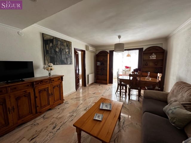 3 bedroom Flat for rent in Cádiz city - € 1,500 (Ref: 8226536)