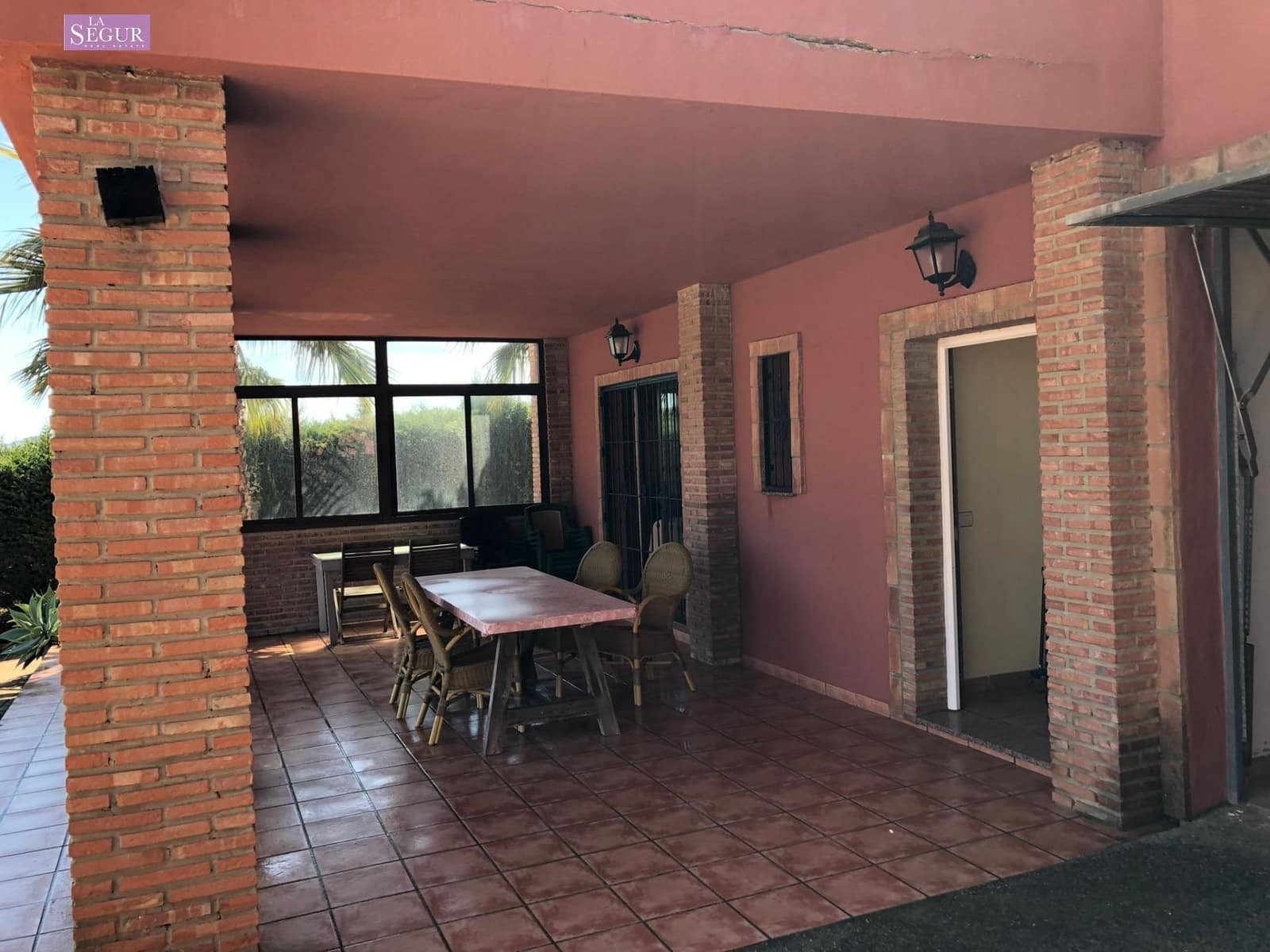 5 soveværelse Villa til salg i Conil de la Frontera med garage - € 368.000 (Ref: 8324828)