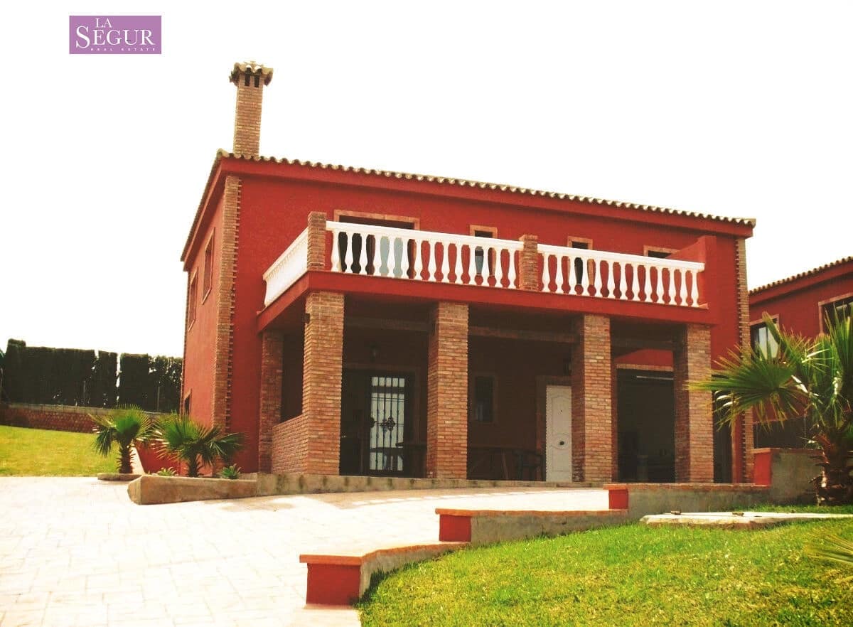 5 soveværelse Villa til salg i Conil de la Frontera med garage - € 368.000 (Ref: 8324828)