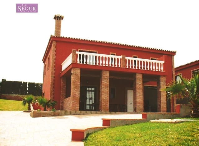 5 soveværelse Villa til salg i Conil de la Frontera med garage - € 368.000 (Ref: 8324828)