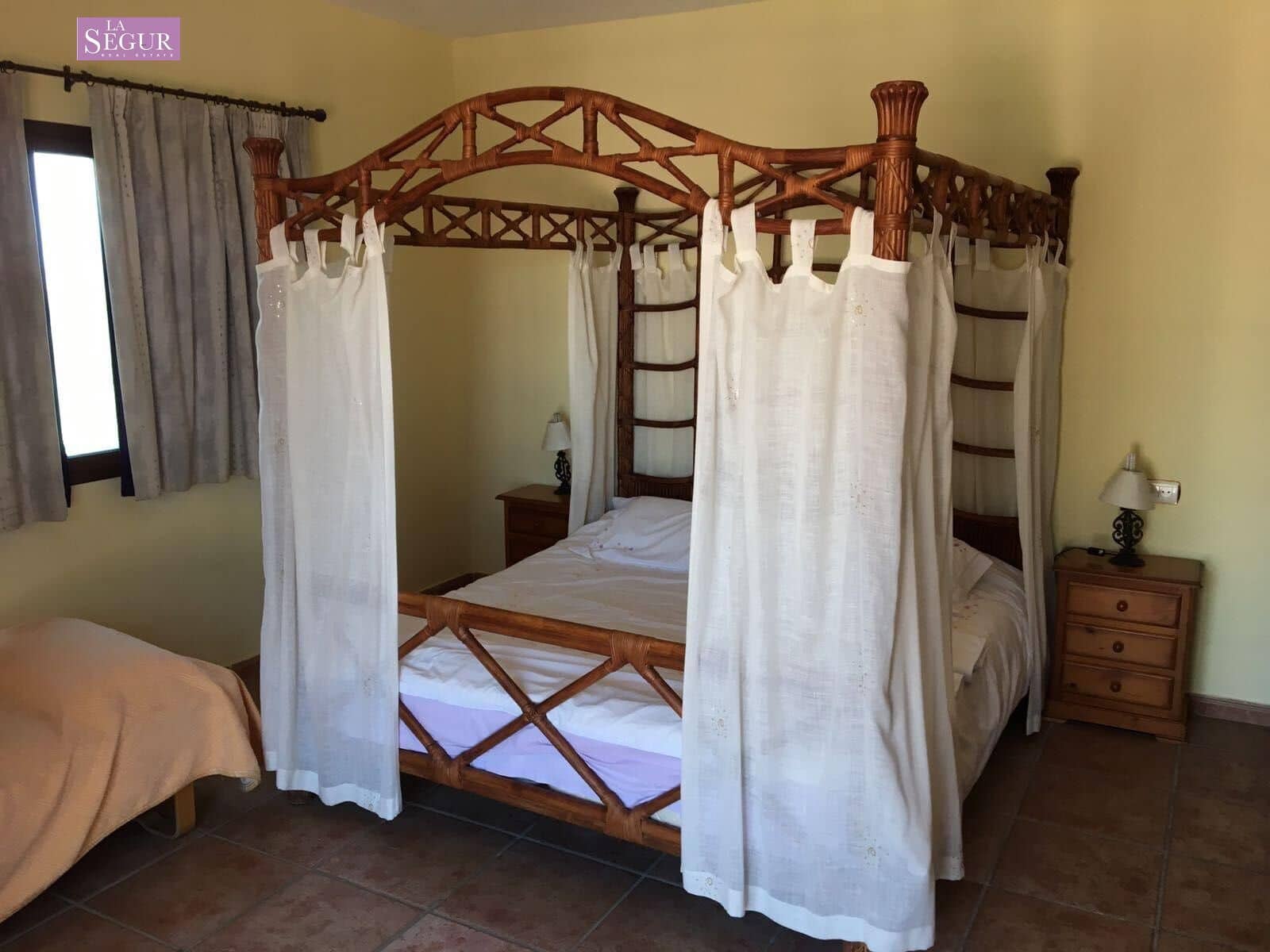 5 soveværelse Villa til salg i Conil de la Frontera med garage - € 368.000 (Ref: 8324828)