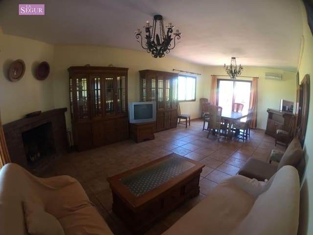 5 soveværelse Villa til salg i Conil de la Frontera med garage - € 368.000 (Ref: 8324828)