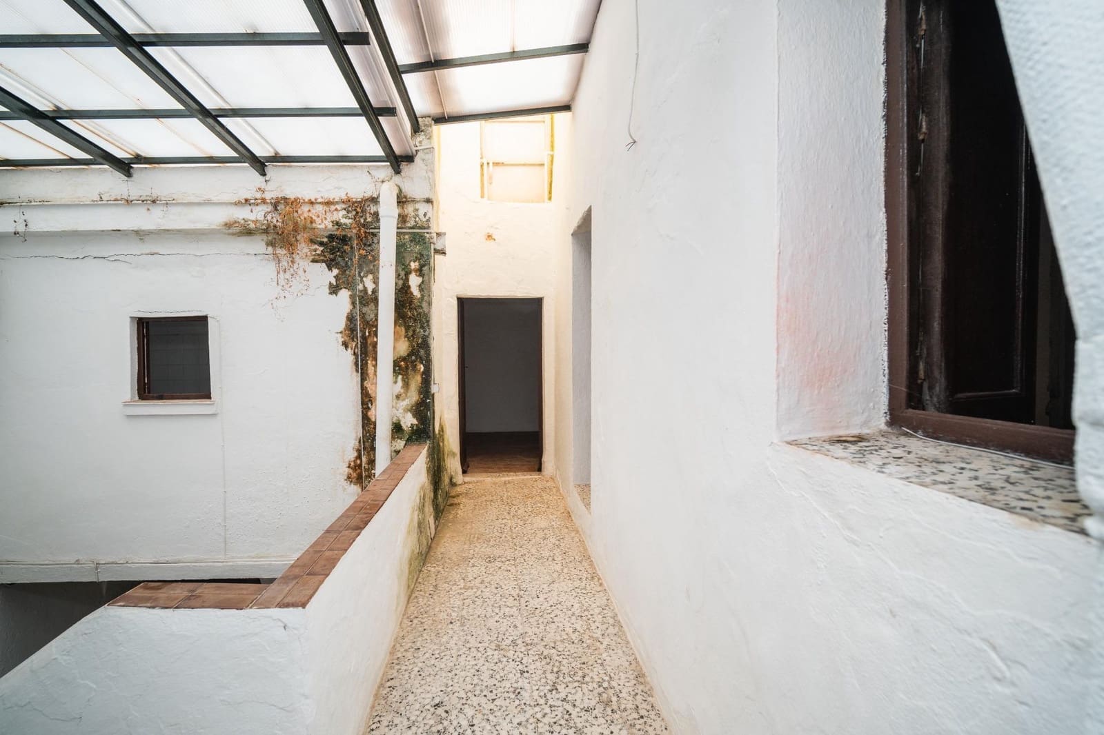 6 bedroom Villa for sale in Vejer de la Frontera - € 320,000 (Ref: 8435133)