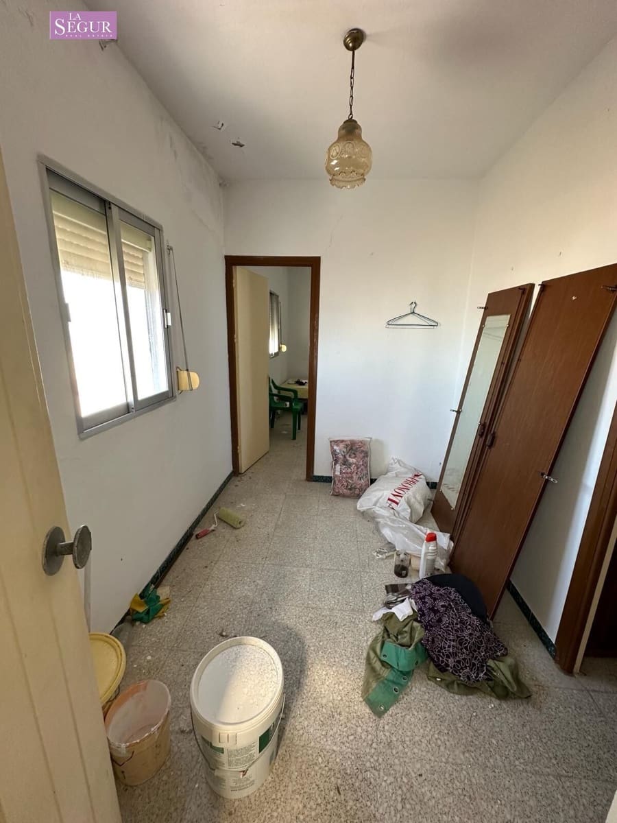 5 bedroom Townhouse for sale in Conil de la Frontera - € 300,000 (Ref: 8518653)