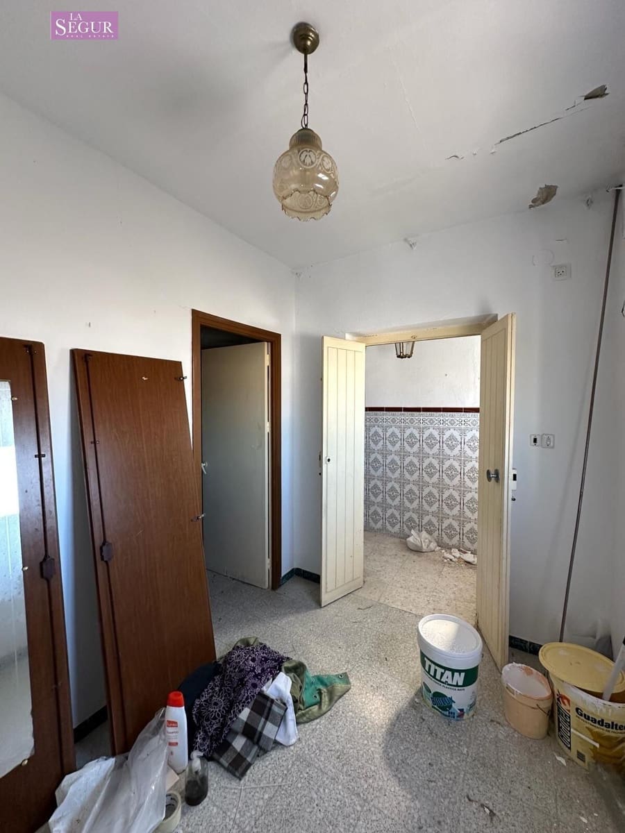 5 bedroom Townhouse for sale in Conil de la Frontera - € 300,000 (Ref: 8518653)