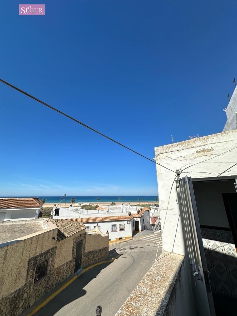 5 bedroom Townhouse for sale in Conil de la Frontera - € 300,000 (Ref: 8518653)