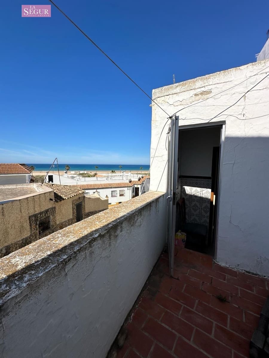 5 bedroom Townhouse for sale in Conil de la Frontera - € 300,000 (Ref: 8518653)
