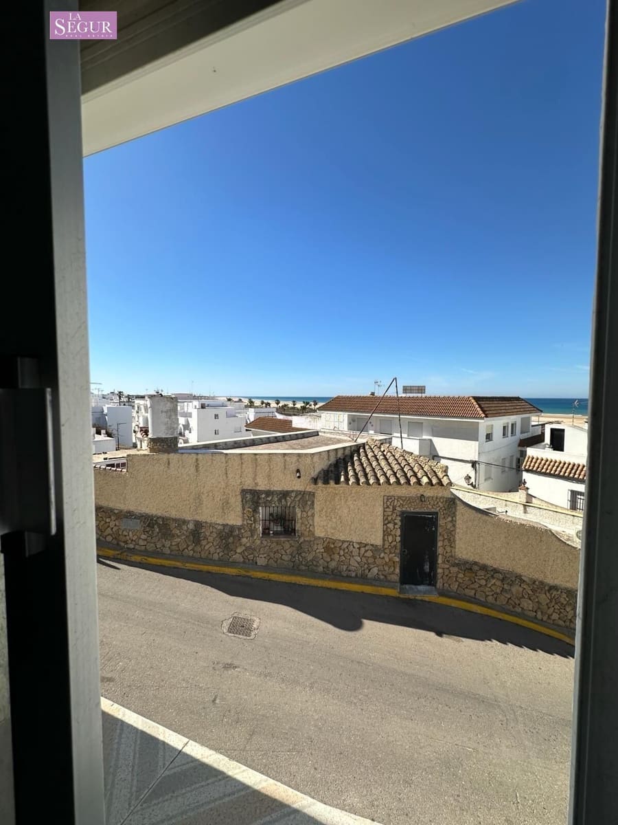 5 bedroom Townhouse for sale in Conil de la Frontera - € 300,000 (Ref: 8518653)