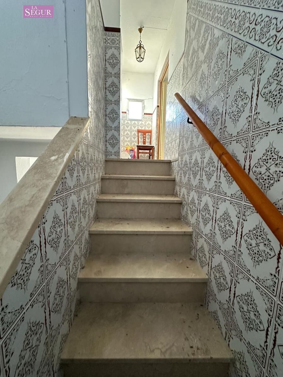 5 bedroom Townhouse for sale in Conil de la Frontera - € 300,000 (Ref: 8518653)