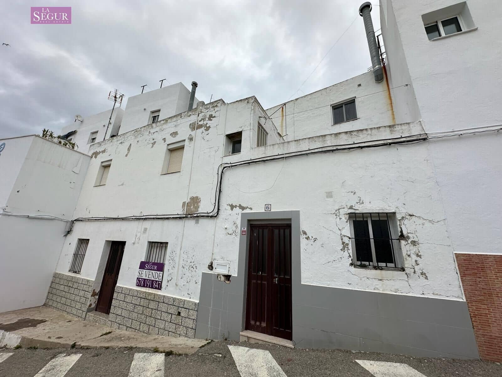 5 bedroom Townhouse for sale in Conil de la Frontera - € 300,000 (Ref: 8518653)