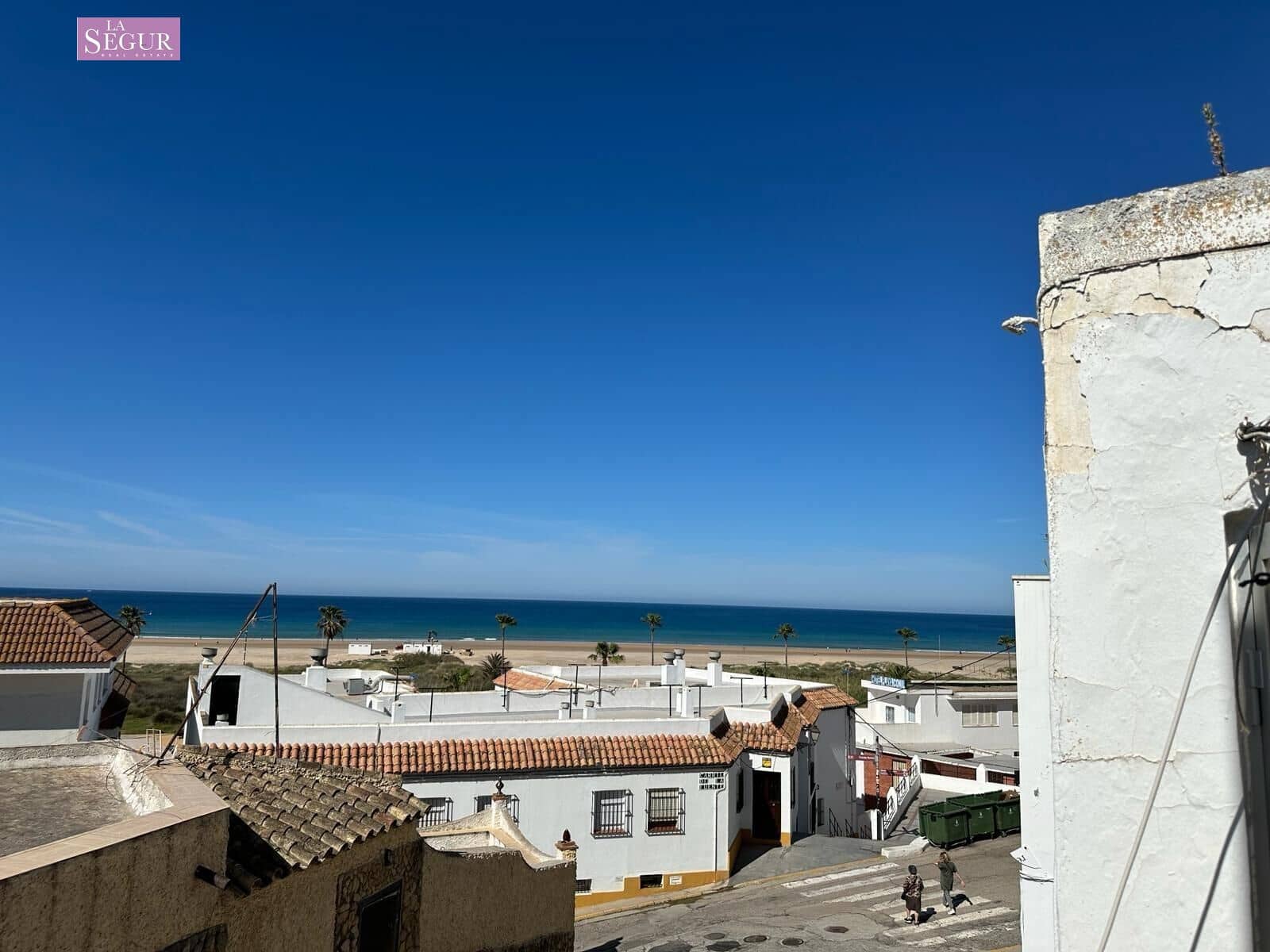 5 bedroom Townhouse for sale in Conil de la Frontera - € 300,000 (Ref: 8518653)