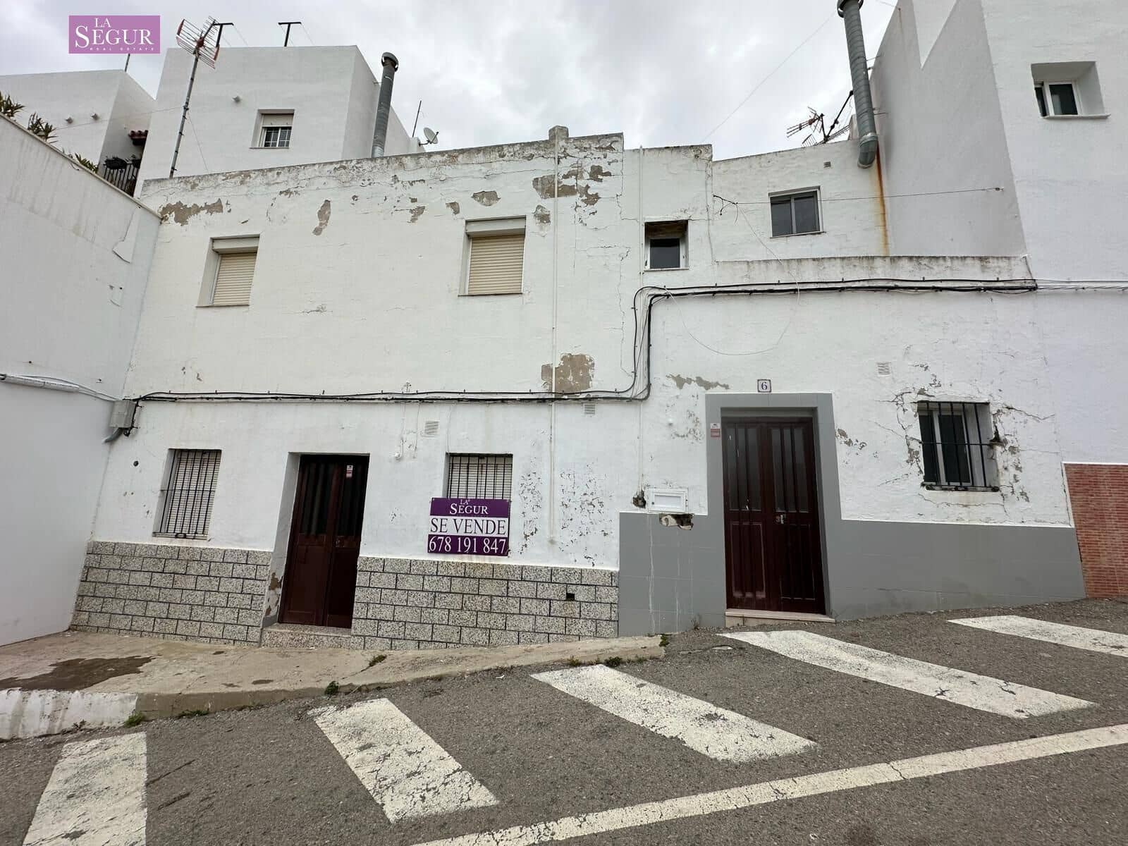 5 bedroom Townhouse for sale in Conil de la Frontera - € 300,000 (Ref: 8518653)