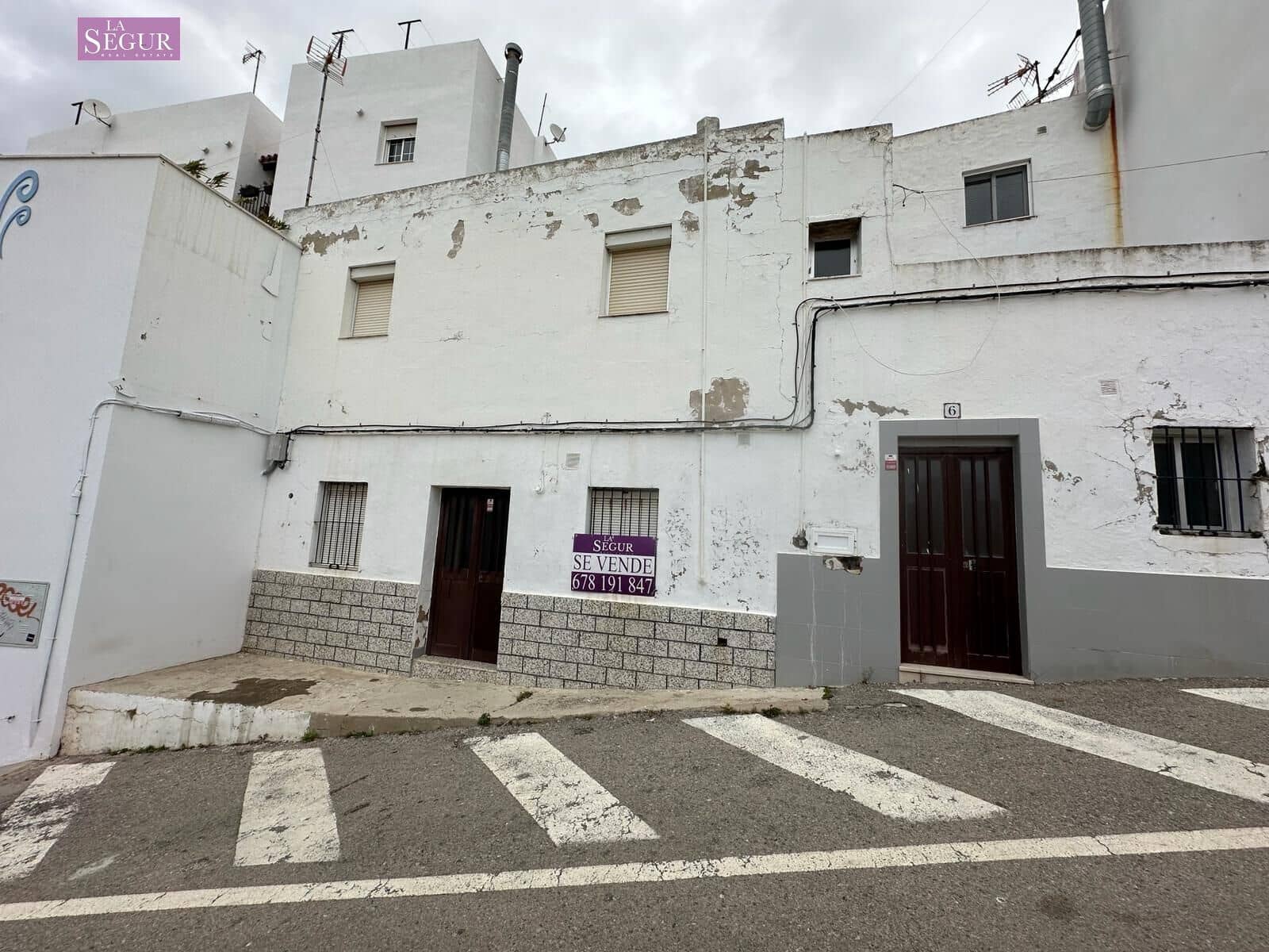 5 bedroom Townhouse for sale in Conil de la Frontera - € 300,000 (Ref: 8518653)